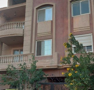 Special Apartment For Sale At El Banafseg 4 Villas New Cairo
