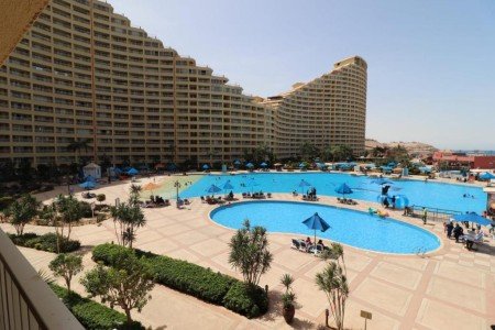 شاليه علوي 100 متر للبيع في بورتو السخنة العين السخنة