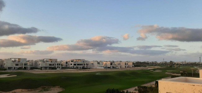 شاليه سينيور 364 متر للبيع في هاسيندا باي الساحل الشمالي.
