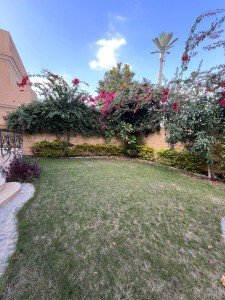 Stone Park New Cairo: Spacious 6-Bedroom Villa for Sale