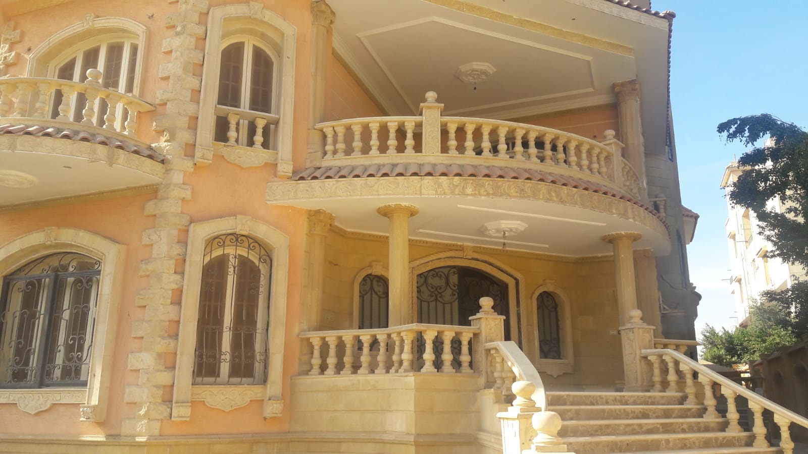 Special Standalone Villa 250 M2 For Sale At El Shorouk City فيلا مستقلة مميزة 250 متر للبيع فى مدينة الشروق.jpg