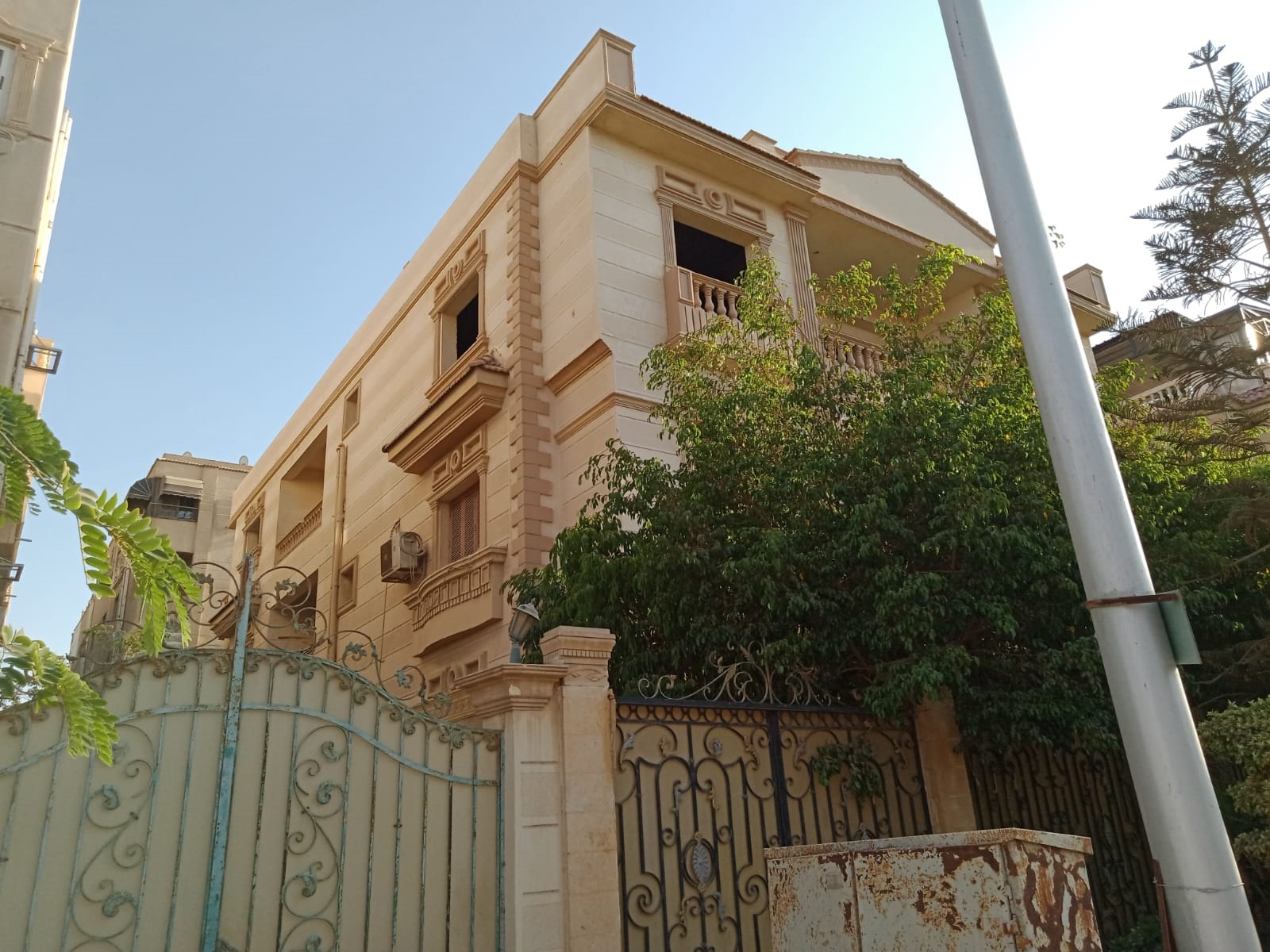Standalone Villa 1020 M2 For Sale At El Diplomaseen New Cairo فيلا مستقلة 1020 متر للبيع بحي الدبلوماسيين القاهرة الجديدة.jpg